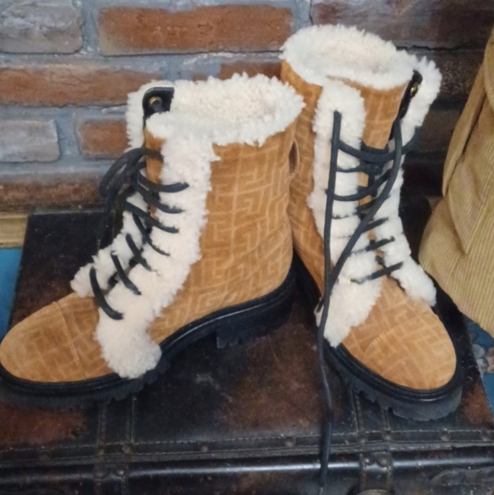 FIRM!! BALMAIN Tan Logo Print Suede & Shearling Ranger Boots - Size 36